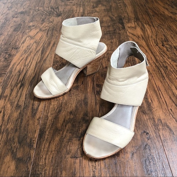 Eileen Fisher • Arts Ankle-Cuff Sandal stone beige wrap heel washed leather - Picture 1 of 15
